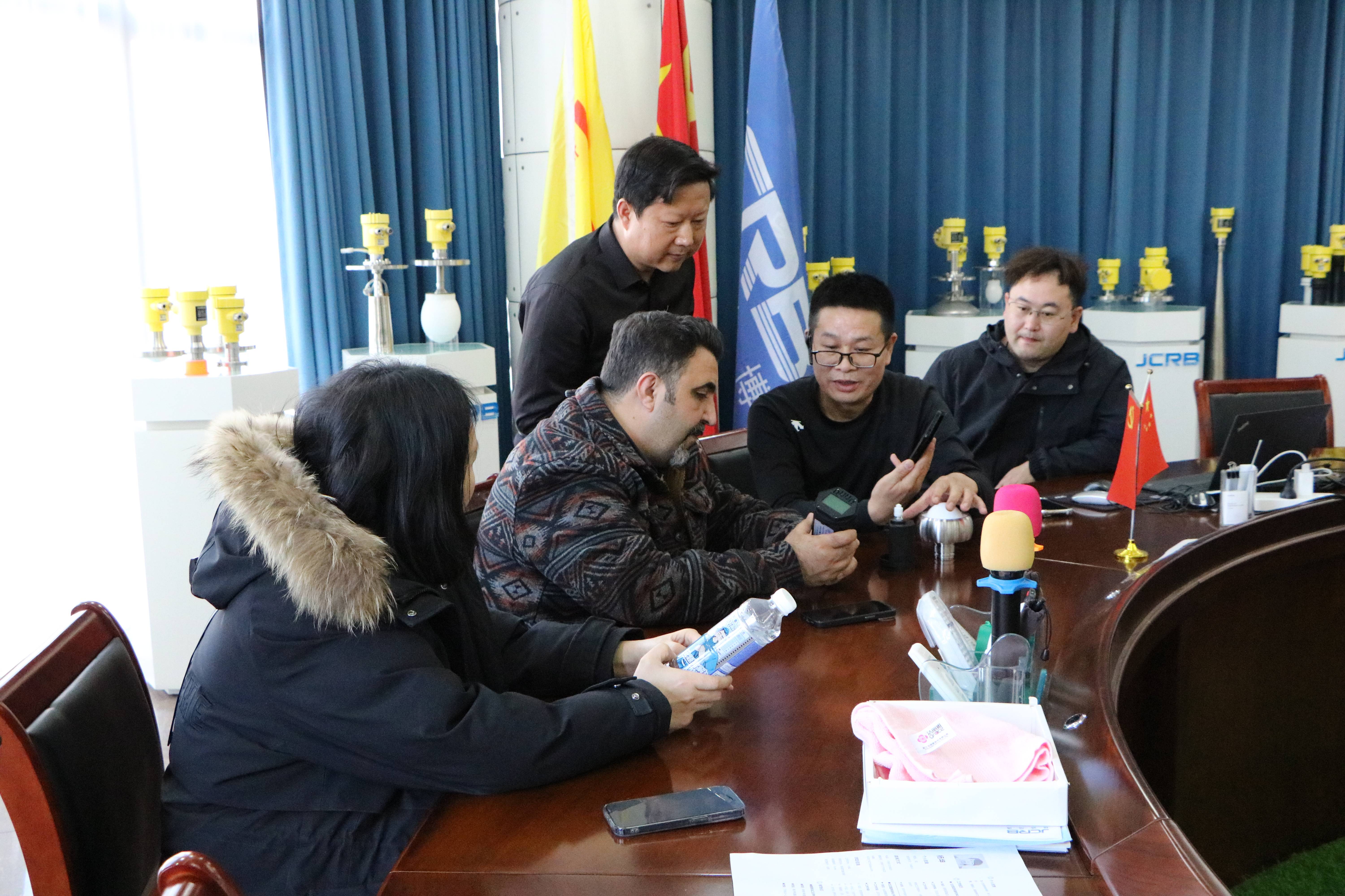 伊朗客戶到訪精誠(chéng)瑞博，深入探討80G調(diào)頻雷達(dá)物位計(jì)及其他產(chǎn)品合作